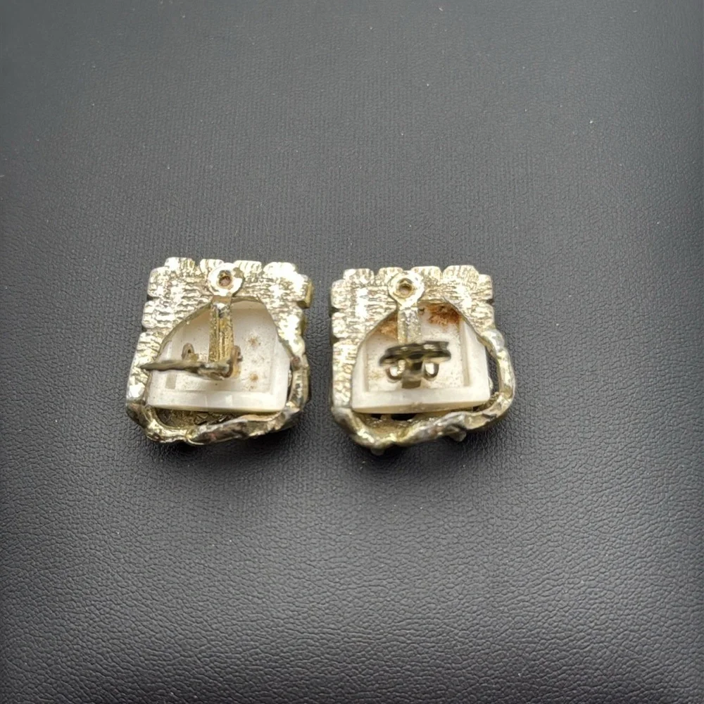 Vintage statement art deco oversized white gold tone flower clip on earrings